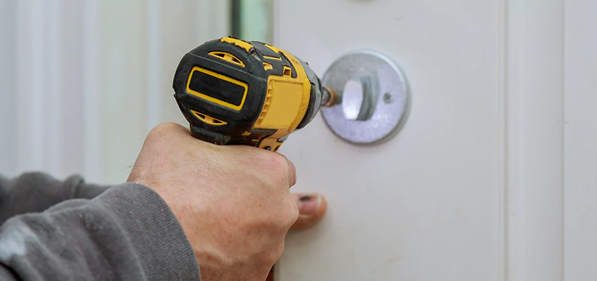 Street Locksmith For Smart Lock Repair in Bolingbrook, IL